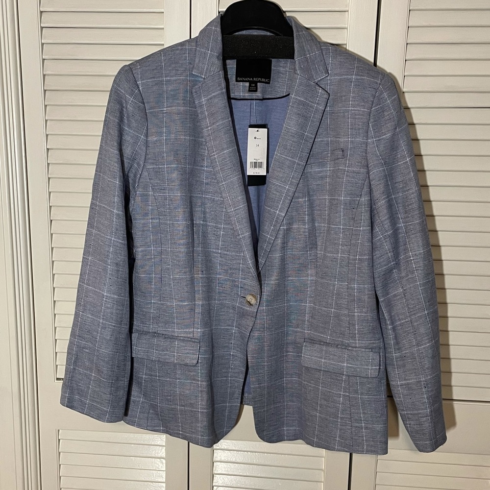 Banana Republic women’s blazer. Size 14
